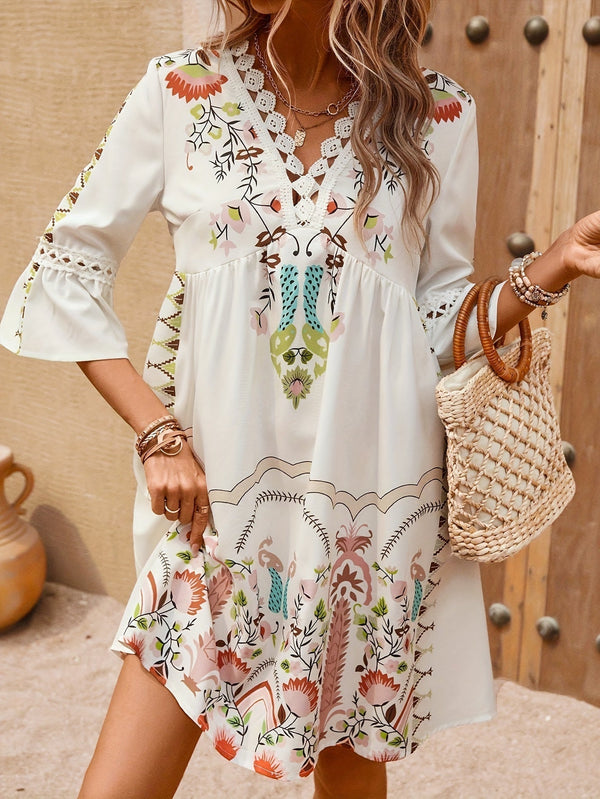 Vestido mini boémio bordado para mulher com mangas 3/4 e decote em V