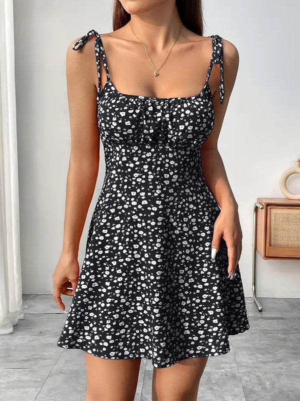 Vestido mini de mulher com estampado floral e alças atadas
