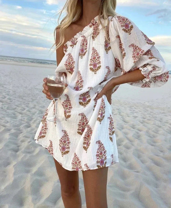 Vestido mini estampado de um só ombro para mulher com design de mangas bufantes