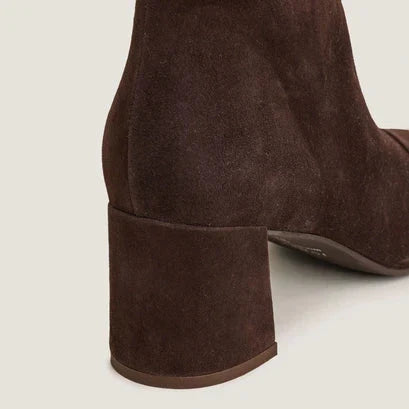 Botas em Camurça com Salto - Aurora