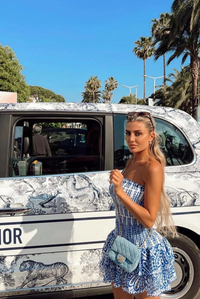 Vestido mini franzido sem alças para mulher com saia em camadas com volantes