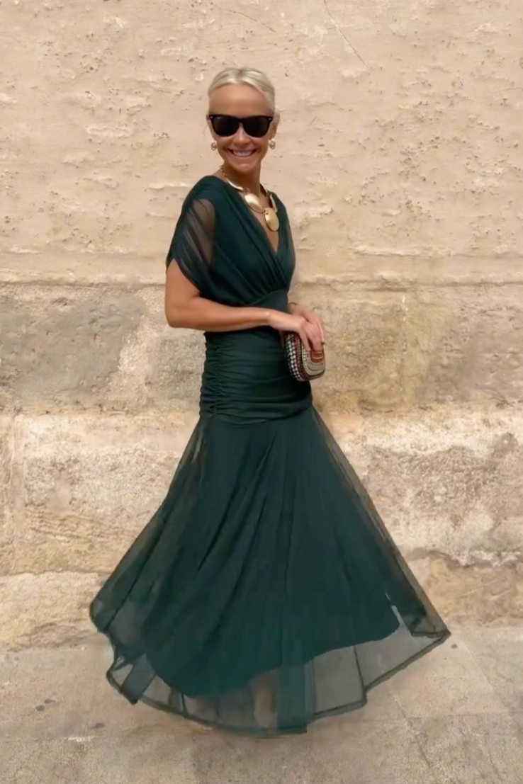 Vestido Elegante com Decote em V