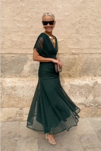 Vestido Elegante com Decote em V
