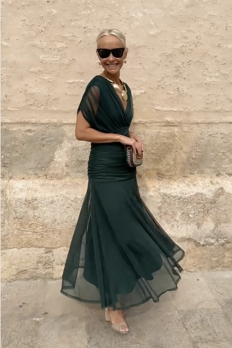 Vestido Elegante com Decote em V