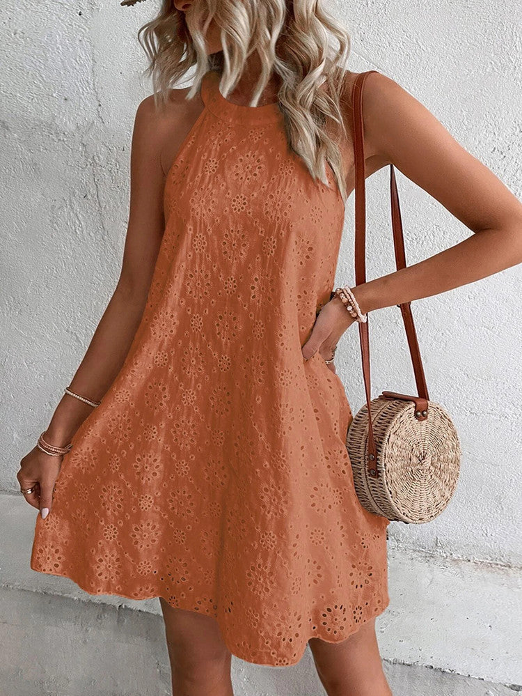 Vestido curto sem mangas de corte A para mulher com design floral de ilhós