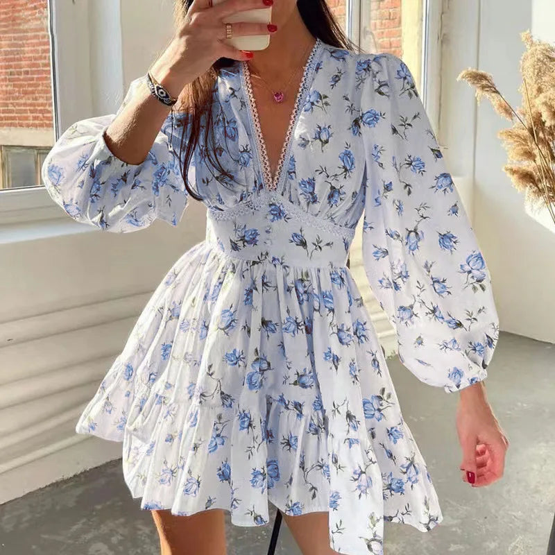 Vestido mini floral de corte A para mulher com decote em V e mangas longas