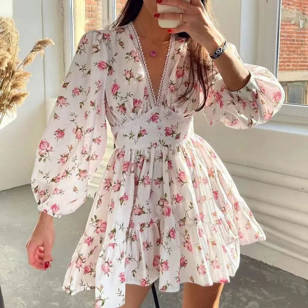 Vestido mini floral de corte A para mulher com decote em V e mangas longas