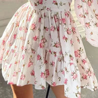 Vestido mini floral de corte A para mulher com decote em V e mangas longas