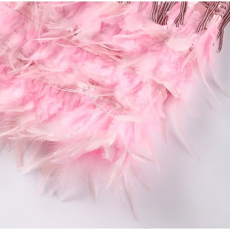 Vestido mini com franjas e alças para mulher com bainha de penas