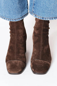 Botas em Camurça com Salto - Aurora