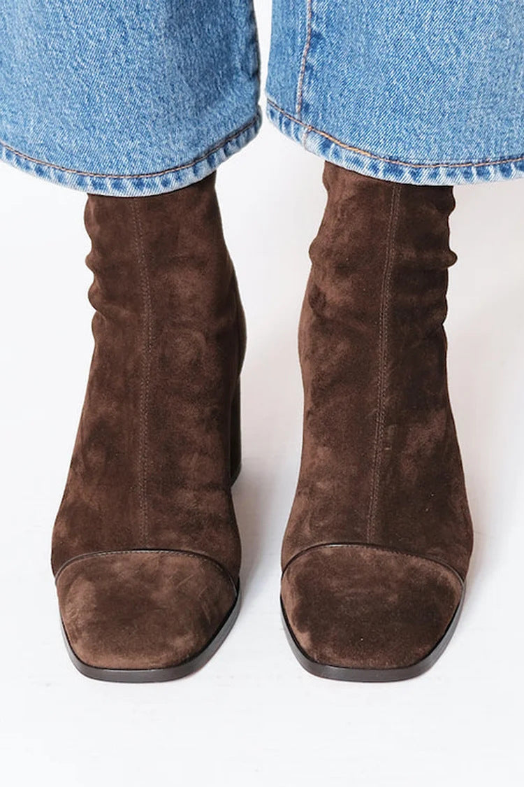 Botas em Camurça com Salto - Aurora