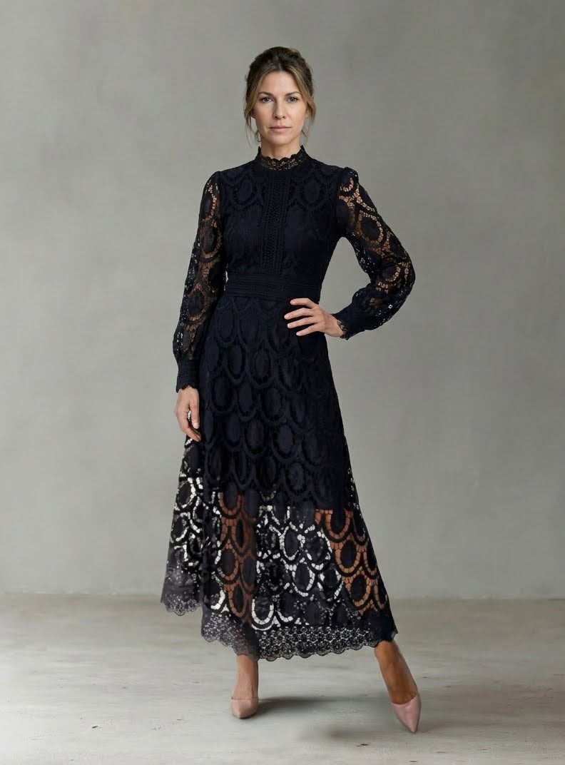 Noor - Vestido de Renda Romântica