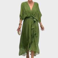 Patricia - Vestido com Laço e Detalhes Artesanais